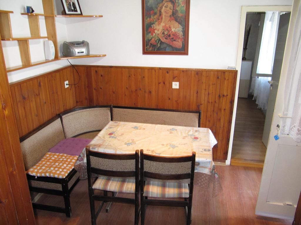Apartmans And Rooms Dunjini Dvori 코츌라 객실 사진