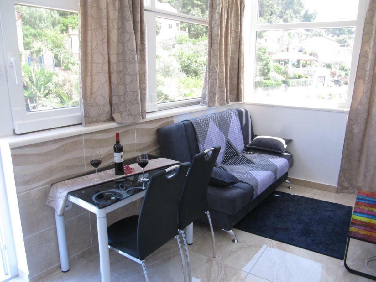 Apartmans And Rooms Dunjini Dvori 코츌라 외부 사진