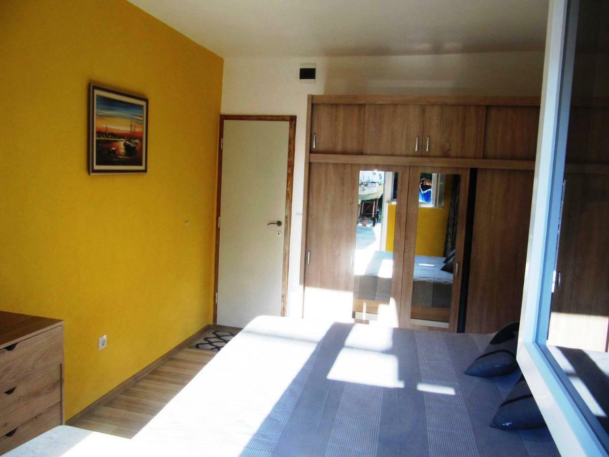 Apartmans And Rooms Dunjini Dvori 코츌라 외부 사진